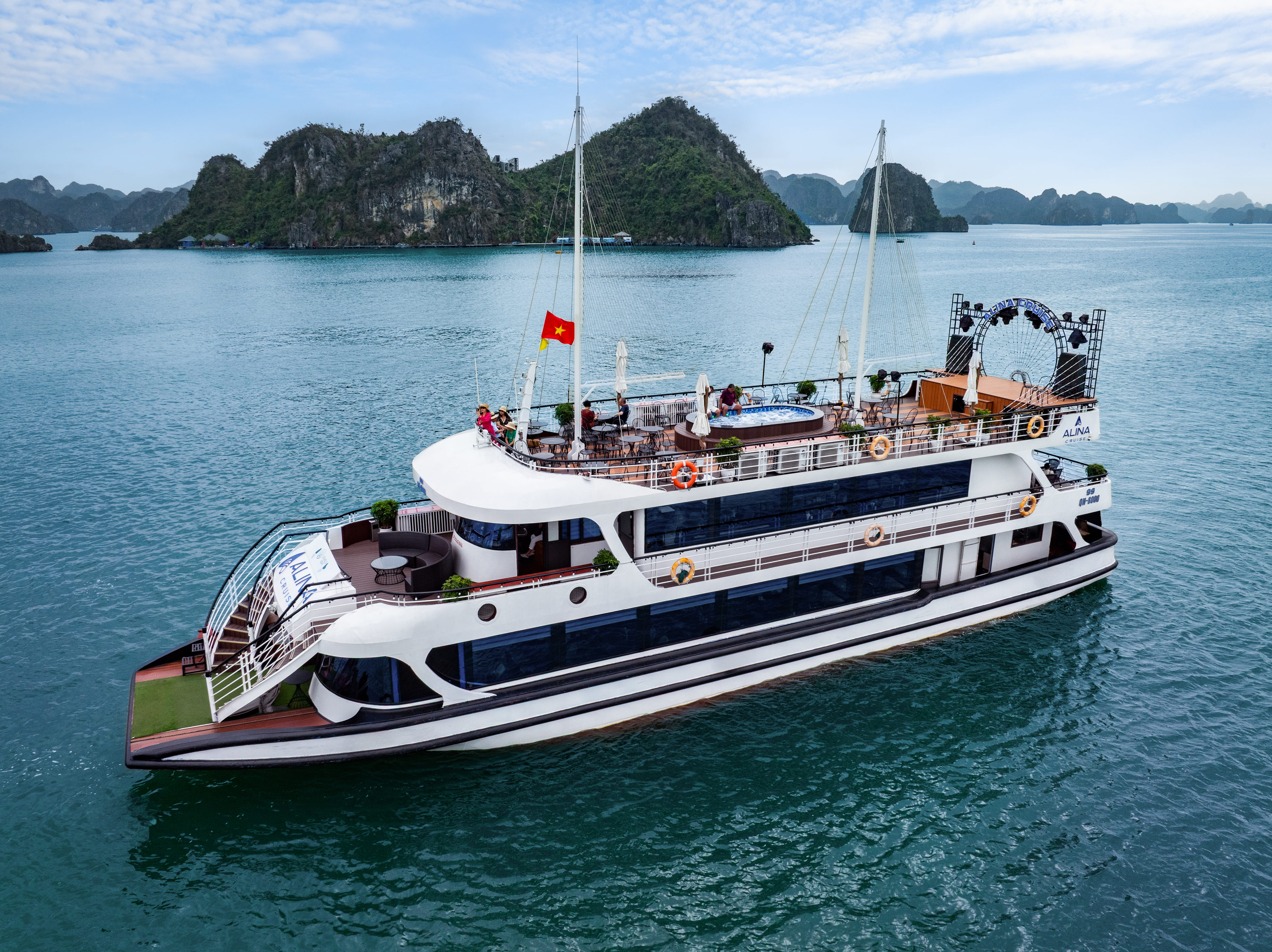 Deluxe Full Day Cruise in Ha Long Bay (5-Star)