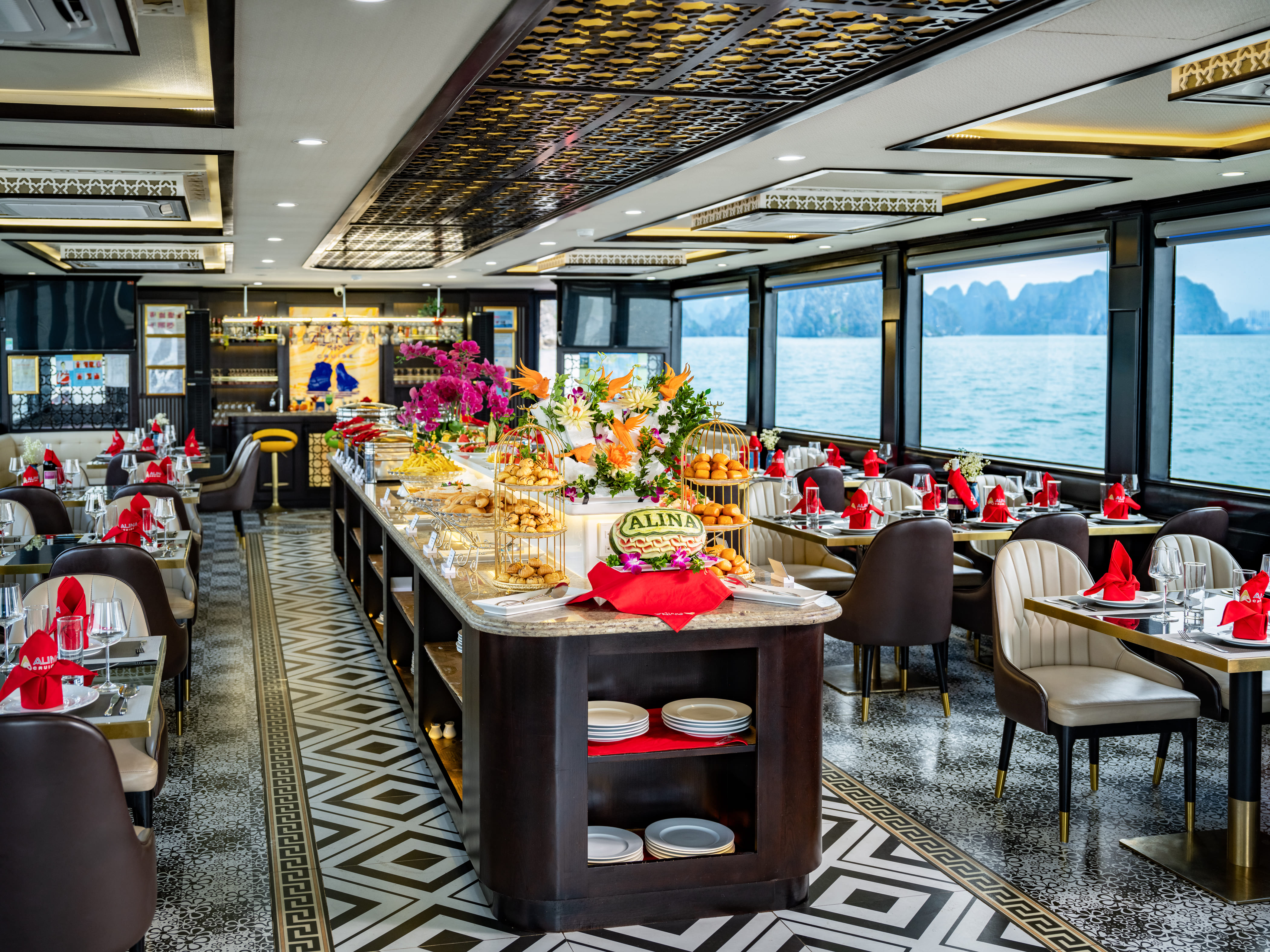 Deluxe Full Day Cruise in Ha Long Bay (5-Star)