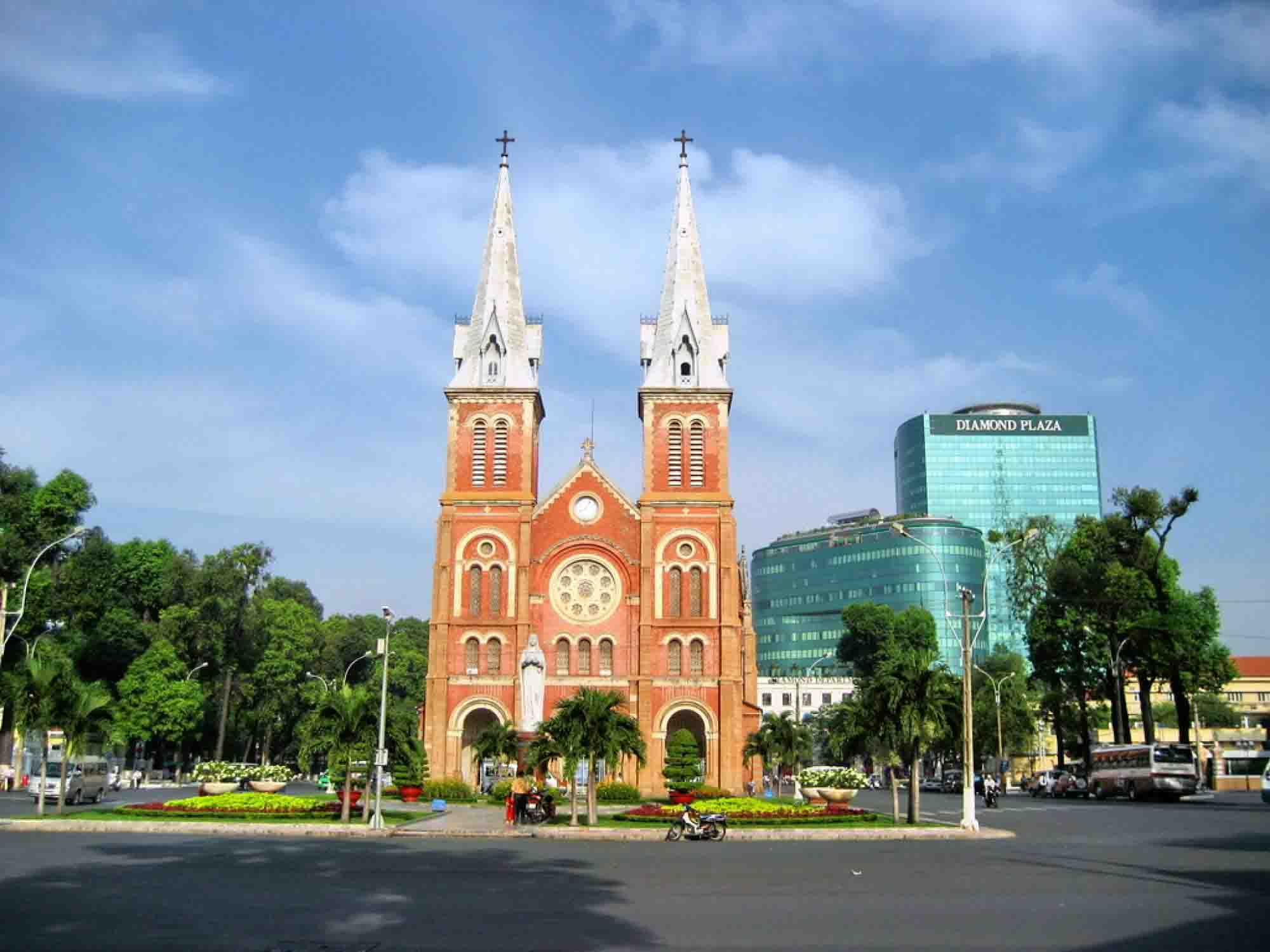 HO CHI MINH CITY & CU CHI TUNNEL image